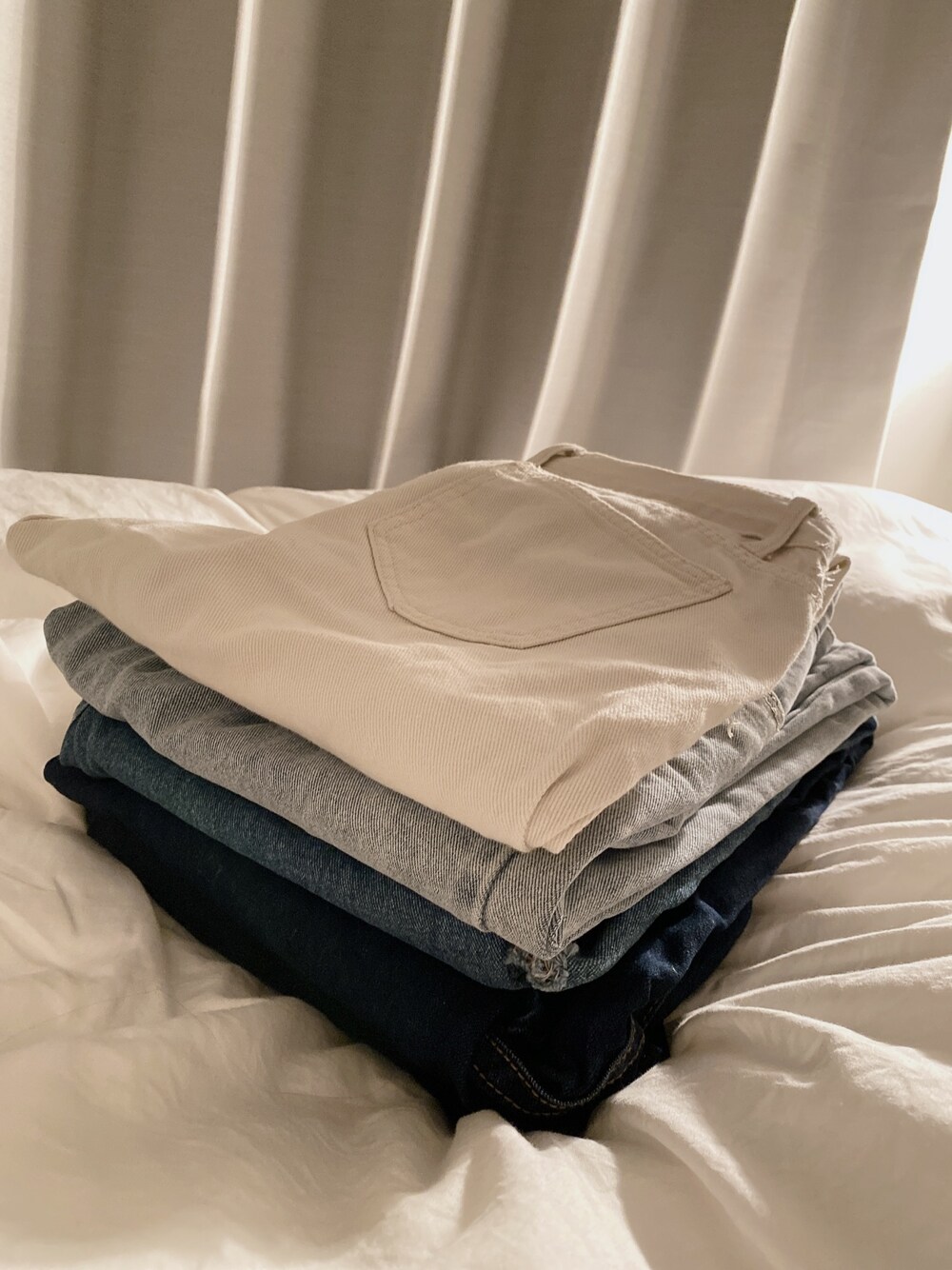 「VINTAGE、パンツ、春、日常、コーディネート、デニム、STYLE、denim、UNIQLO、LEE」｜「UNIQLOのアイテム（デニムパンツ、ホワイト系）」を使った、ルアンさん（レディース・165cm）の春コーディネートの1枚目の写真