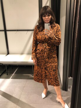 「アイテム（ドレス、ブラウン系）」を使った、Betül.Yıldızさん（レディース・163cm）の秋コーディネート