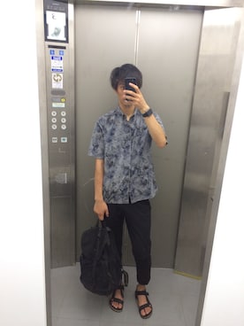 「COMME CA ISM（コムサイズム）のアイテム（シャツ/ブラウス、グレー系）」を使った、MatsunoMさん（メンズ・172cm）の夏コーディネート