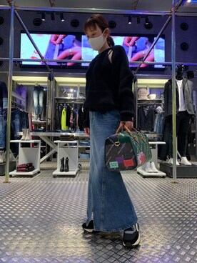 「DIESEL OSAKA」｜「アイテム（スニーカー）」を使った、かとちゃんさん（レディース・162cm）の冬コーディネート