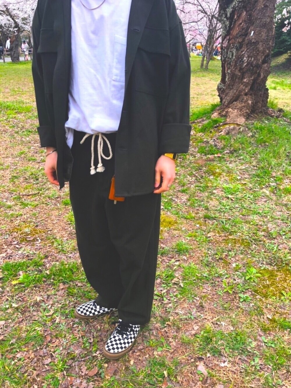 「はるコーデ、セットアップ、セットアップスタイル、ootd、桜、過去pic」｜「Johnbull Private laboのアイテム（セットアップ、グリーン系）」を使った、ｒｙｏｍａ.さん（メンズ・168cm）の春コーディネートの1枚目の写真