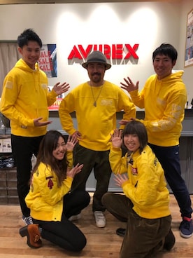 「蛍光カラー」｜「アイテム（MA-1）」を使った、TAKASIさん（メンズ・166cm）の冬コーディネート