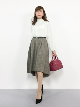 「アイテム（ボストンバッグ、レッド系）」を使った、JULIAさん（レディース・160cm）の秋コーディネート