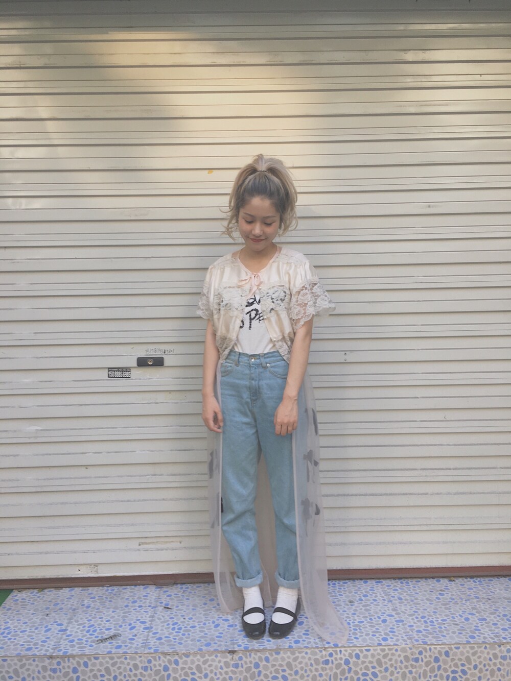 「古着MIX、summer、古着、オトナ女子」｜「l'atelier du savonのアイテム（デニムパンツ、ブルー系）」を使った、vickiさん（レディース・160cm）の夏コーディネートの1枚目の写真