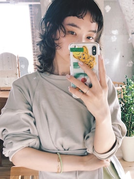 「BASERANGE（ベースレンジ）のアイテム（スウェット）」を使った、英香さん（レディース・163cm）の春コーディネート