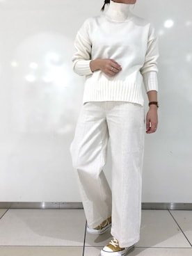 「アイテム（スニーカー、イエロー系）」を使った、HKRさん（レディース・161cm）の冬コーディネート