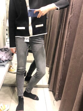 「ZARA（ザラ）のアイテム（デニムパンツ、グレー系）」を使った、鸡米花啾啾さん（レディース・168cm）の春コーディネート