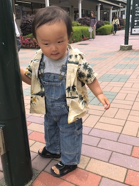 「アロハシャツ」｜「アイテム（サロペット/オーバーオール）」を使った、健太郎さん（キッズ・80cm）の春コーディネート
