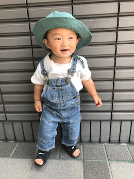 「サファリハット」｜「アイテム（サロペット/オーバーオール）」を使った、健太郎さん（キッズ・80cm）の夏コーディネート