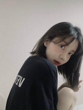 「VETEMENTS（ヴェトモン）のアイテム（Tシャツ/カットソー、ブラック系）」を使った、made in koreaさん（レディース・160cm）の冬コーディネート