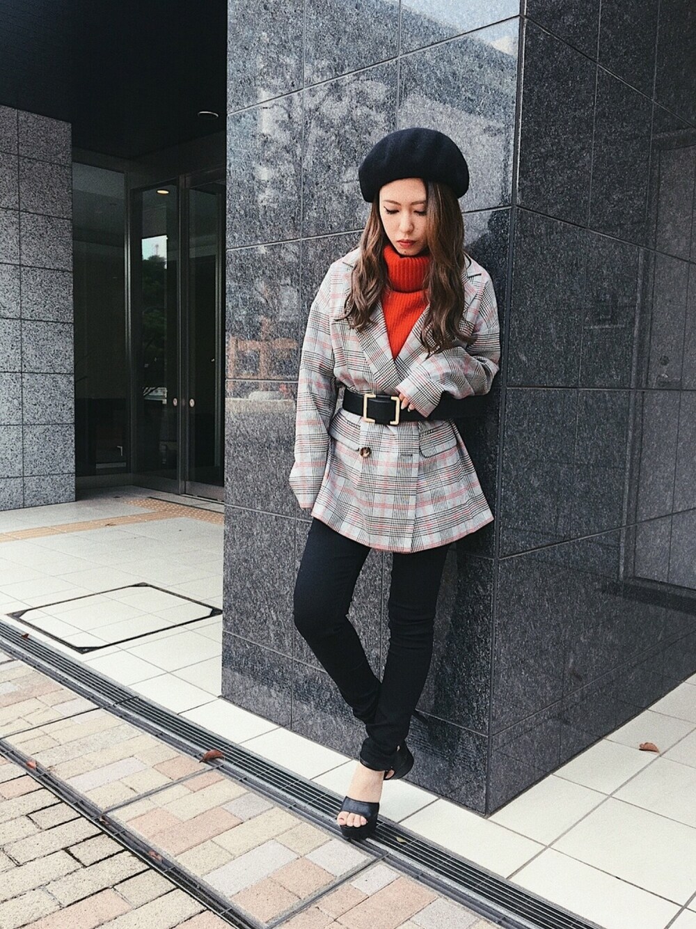 「A/W」｜「CECIL McBEEの【ViVi10月号掲載】コンパクトタートルニット（ニット/セーター、レッド系）」を使った、影澤 舞さん（レディース・150cm）の秋コーディネートの1枚目の写真