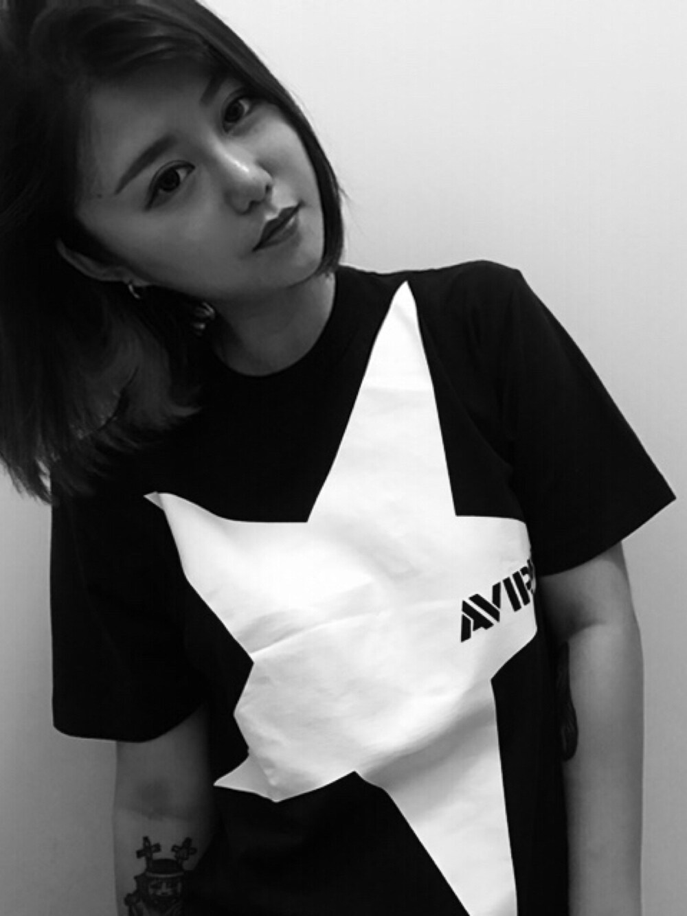 「AVIREXのアイテム（Tシャツ/カットソー、その他）」を使った、10EYさん（レディース・167cm）の夏コーディネートの1枚目の写真