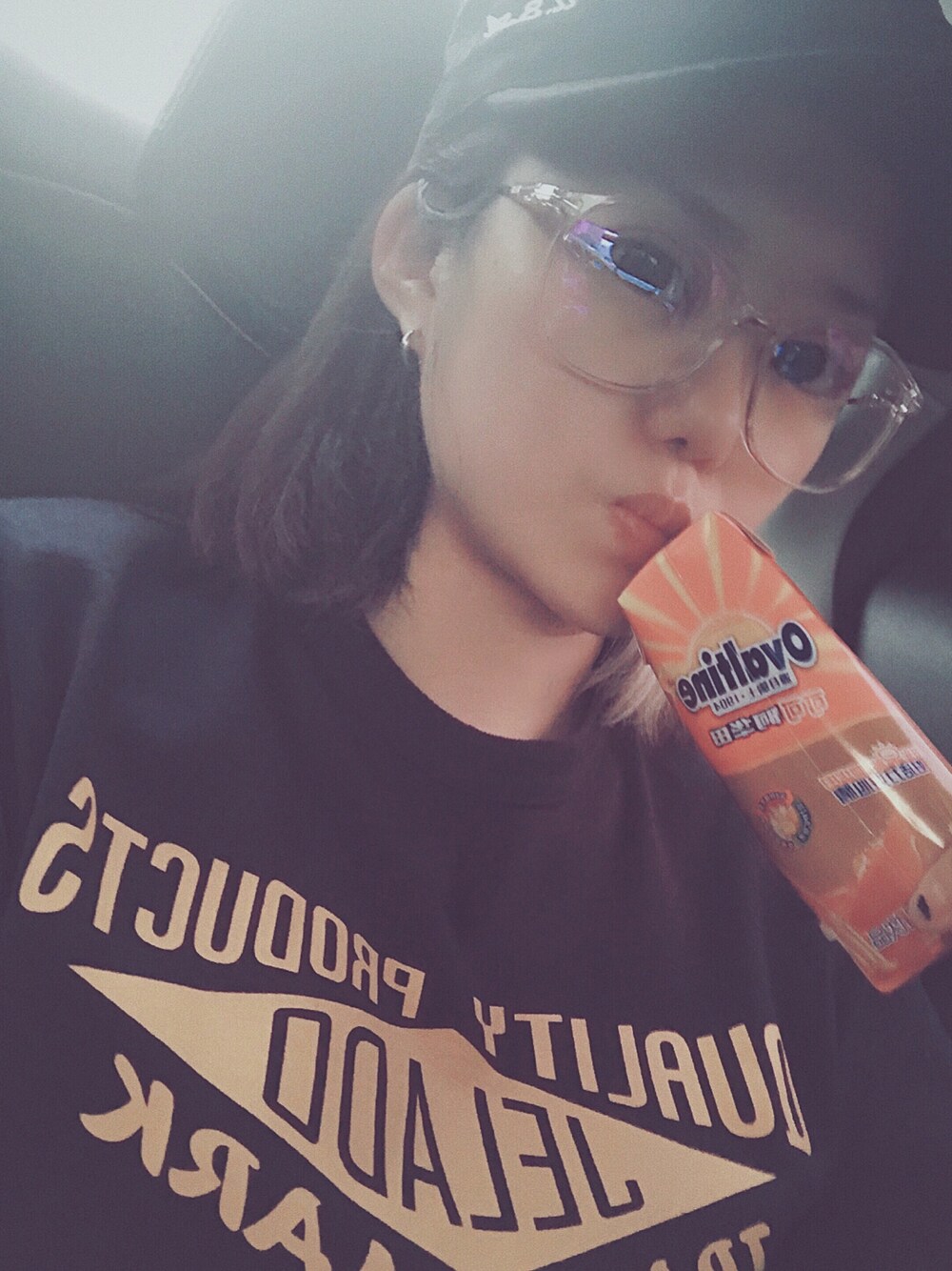 「JELADOのアイテム（Tシャツ/カットソー、ブルー系）」を使った、10EYさん（レディース・167cm）の秋コーディネートの1枚目の写真