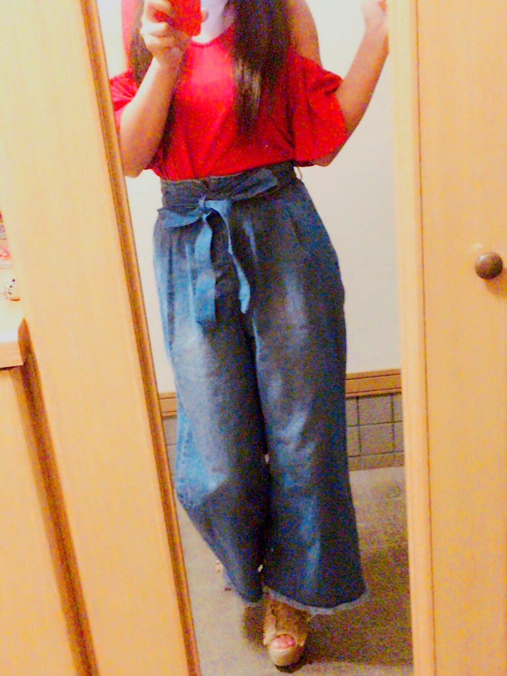 「＃デニム、ガウチョパンツ、INGNI、LIZLISA、カジュアル、オトナ女子、シンプルコーデ、ヘアアレンジ、アパレルスタッフ、初投稿」｜「INGNIのアイテム（デニムパンツ、ブルー系）」を使った、りんさん（レディース・157cm）の夏コーディネートの1枚目の写真