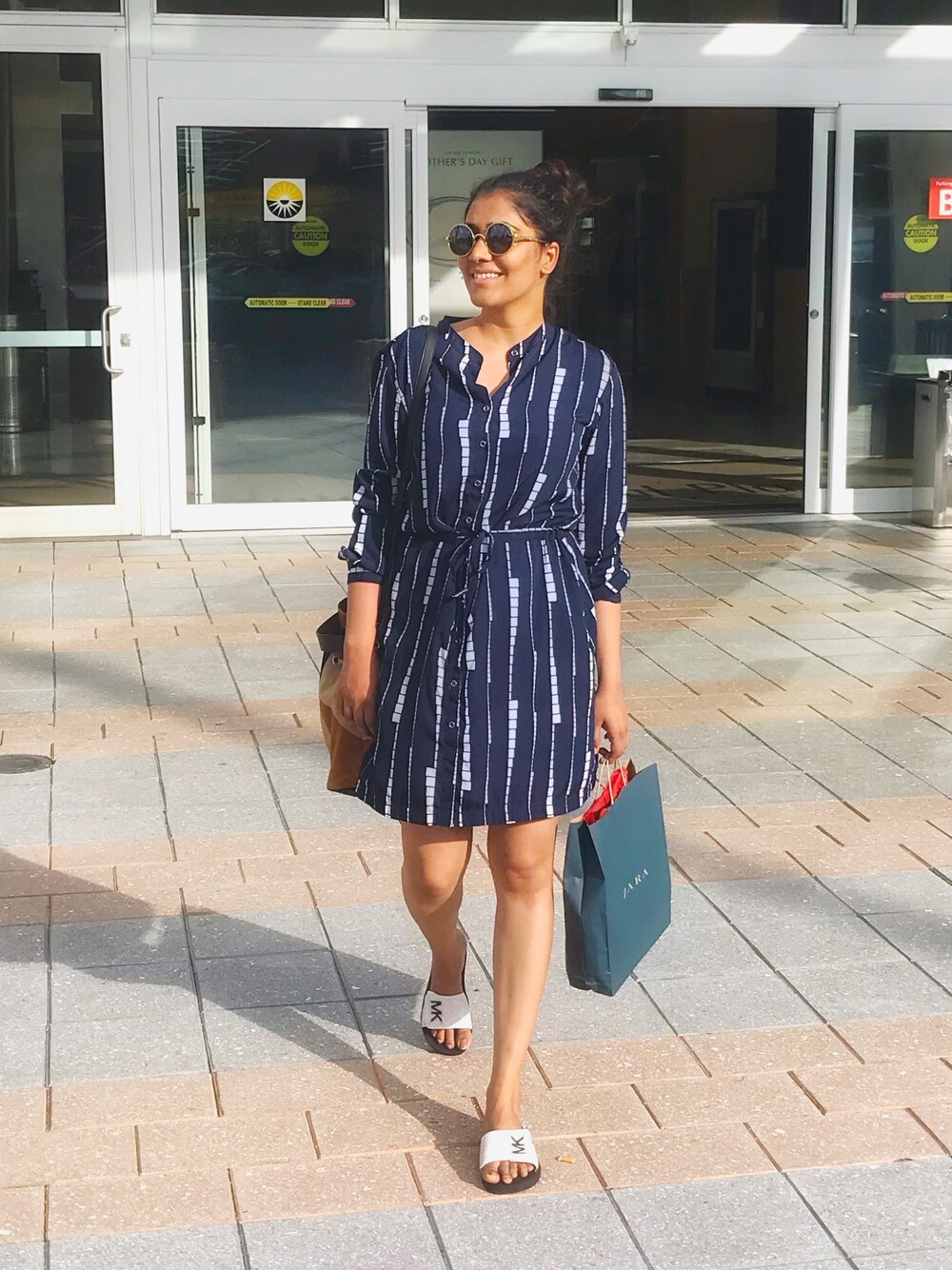 「casual、summer style」｜「MICHAEL KORSのアイテム（スリッポン、ホワイト系）」を使った、Kirtiさん（レディース・170cm）の夏コーディネートの1枚目の写真