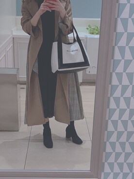 「BALENCIAGA」｜「アイテム（トレンチコート）」を使った、134340さん（レディース・156cm）の春コーディネート