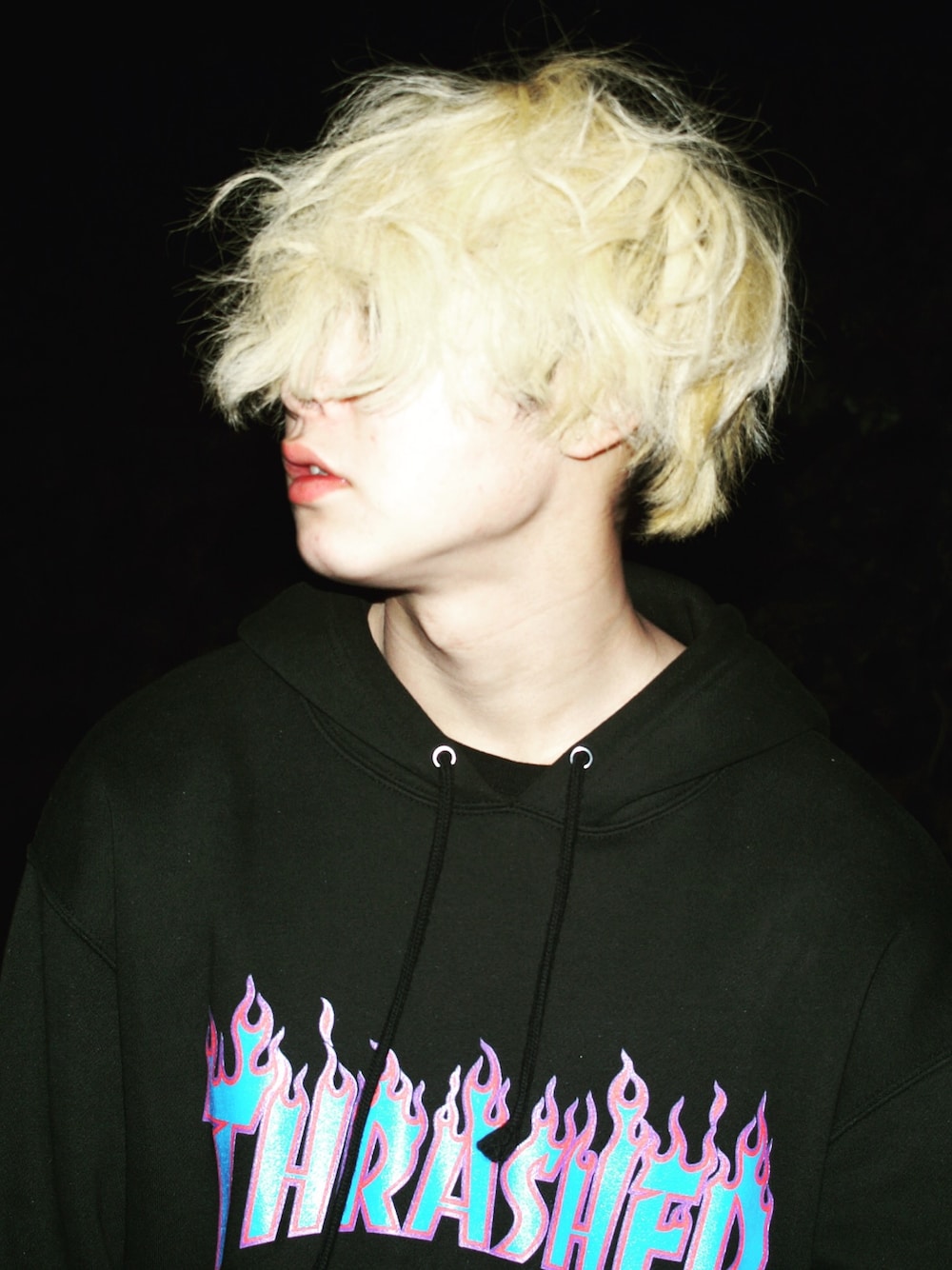 「ストリート、street、THRASHER、ootd、BUMP OF CHICKEN、チャマ、BUMP」｜「THRASHERのTHRASHER/スラッシャー/Fire Pattern Hoodie 《FLAME 3C Hoodie》（パーカー、ブラック系）」を使った、あげさん（メンズ・170cm）の冬コーディネートの1枚目の写真