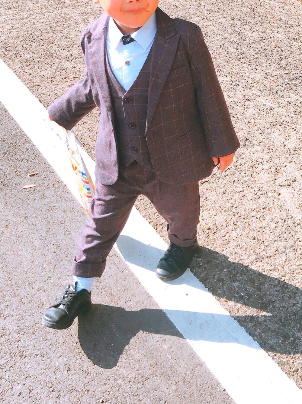 「七五三、セットアップ、キッズコーデ、男の子コーデ、チェック、kids、冬、子供服、チェックパンツ、スニーカー」｜「POLO RALPH LAURENのアイテム（スニーカー、ブラック系）」を使った、paru042さん（キッズ・110cm）の冬コーディネートの1枚目の写真