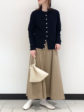 「クルーネック」｜「アイテム（バレエシューズ）」を使った、R i oさん（レディース・161cm）の冬コーディネート