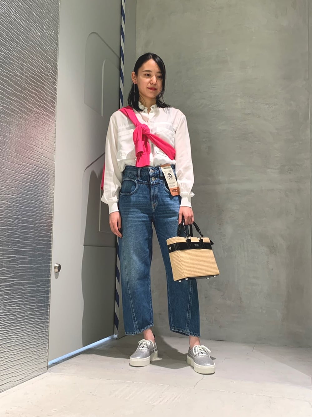 華やかコーデ☆【ALDO】ビーチ デニム サッチェルバッグ コーチの新作バッグ、デニム×レザーに花モチーフを組み合わせた