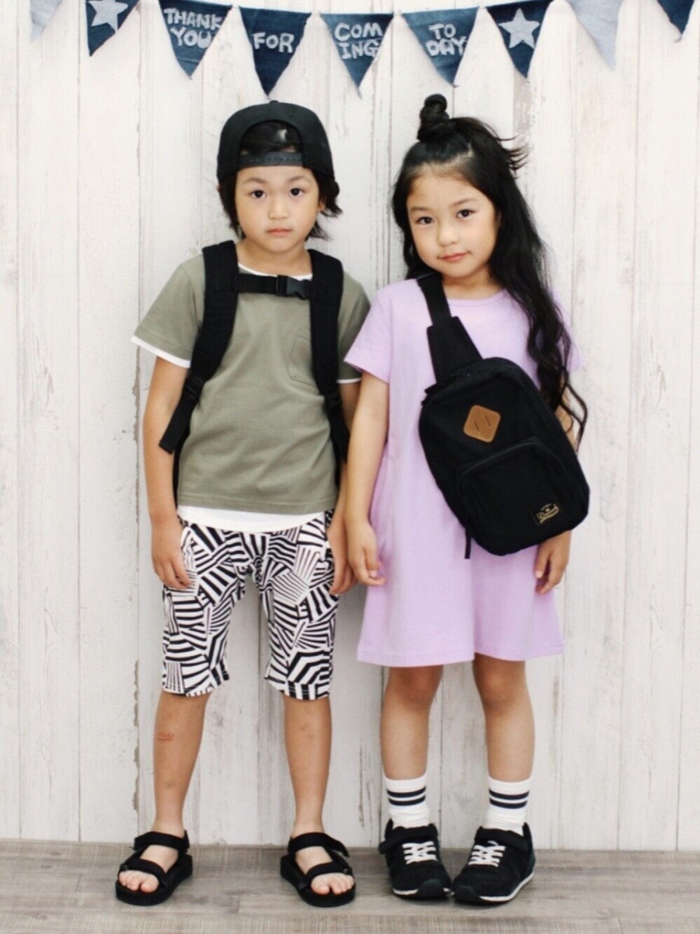 「キッズファッション、キッズコーデ、夏コーデ、プチプラコーデ、おとこのこ、おんなのこ、ワンピース、サルエルパンツ、スポーツサンダル、スポサン」｜「devirockのベーシッククルーネック半袖Tシャツ パックT 無地Tシャツ コットン（Tシャツ/カットソー、グリーン系）」を使った、devirockさん（キッズ・110cm）の夏コーディネートの1枚目の写真