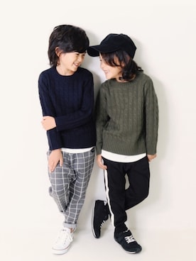 「ケーブルニット」｜「アイテム（ジャージ）」を使った、devirockさん（キッズ・110cm）の秋コーディネート