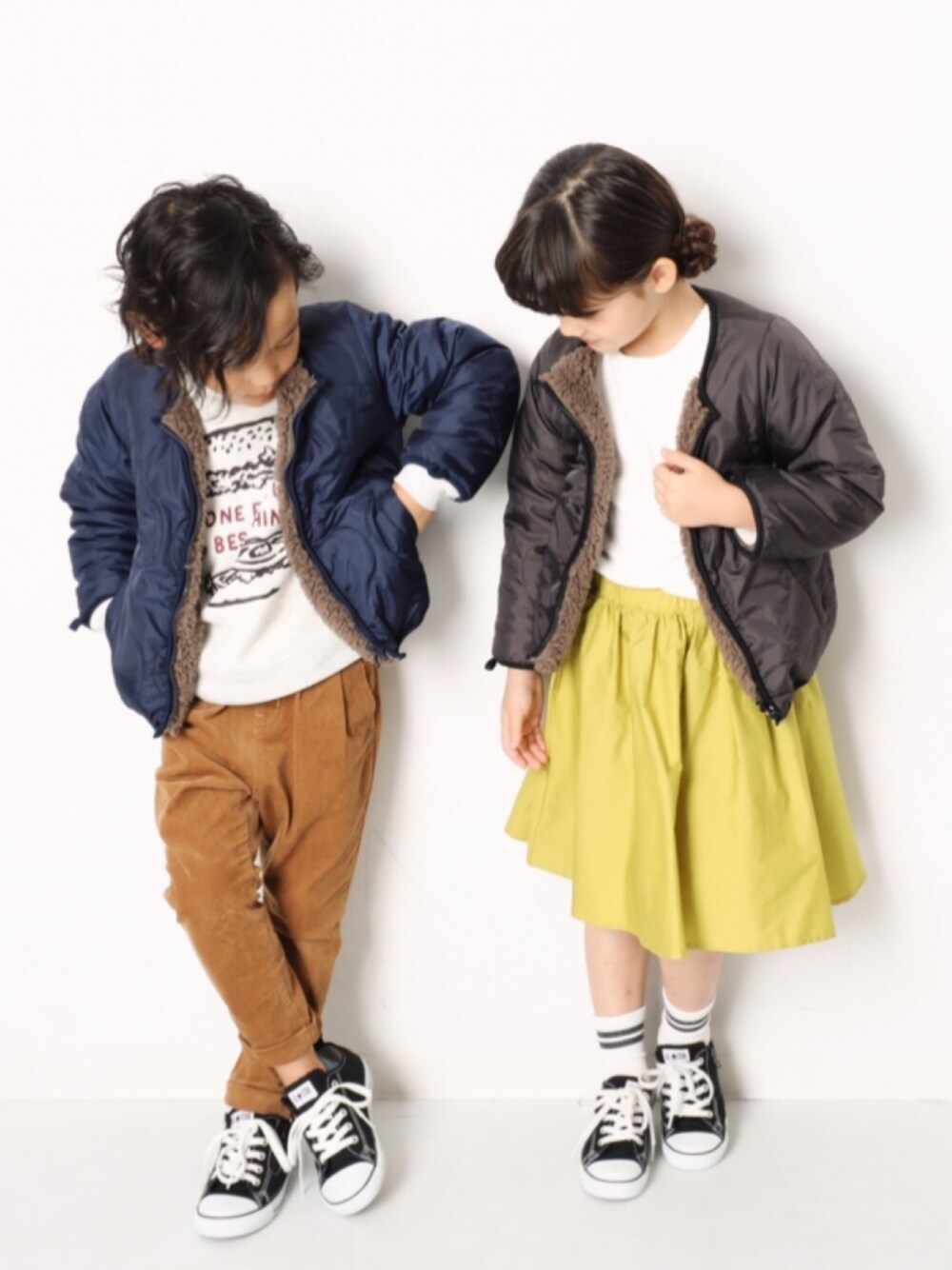 「キッズファッション、キッズコーデ、おそろいコーデ、リンクコーデ、もこもこ、ボア、キルティング、スカート、タックパンツ、おしゃれさんと繋がりたい」｜「devirockの全20柄 プリント裏起毛長袖スウェットトレーナー（スウェット、その他）」を使った、devirockさん（キッズ・120cm）の秋コーディネートの1枚目の写真