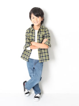 「devirock（デビロック）のアイテム（デニムパンツ）」を使った、devirockさん（キッズ・120cm）の春コーディネート