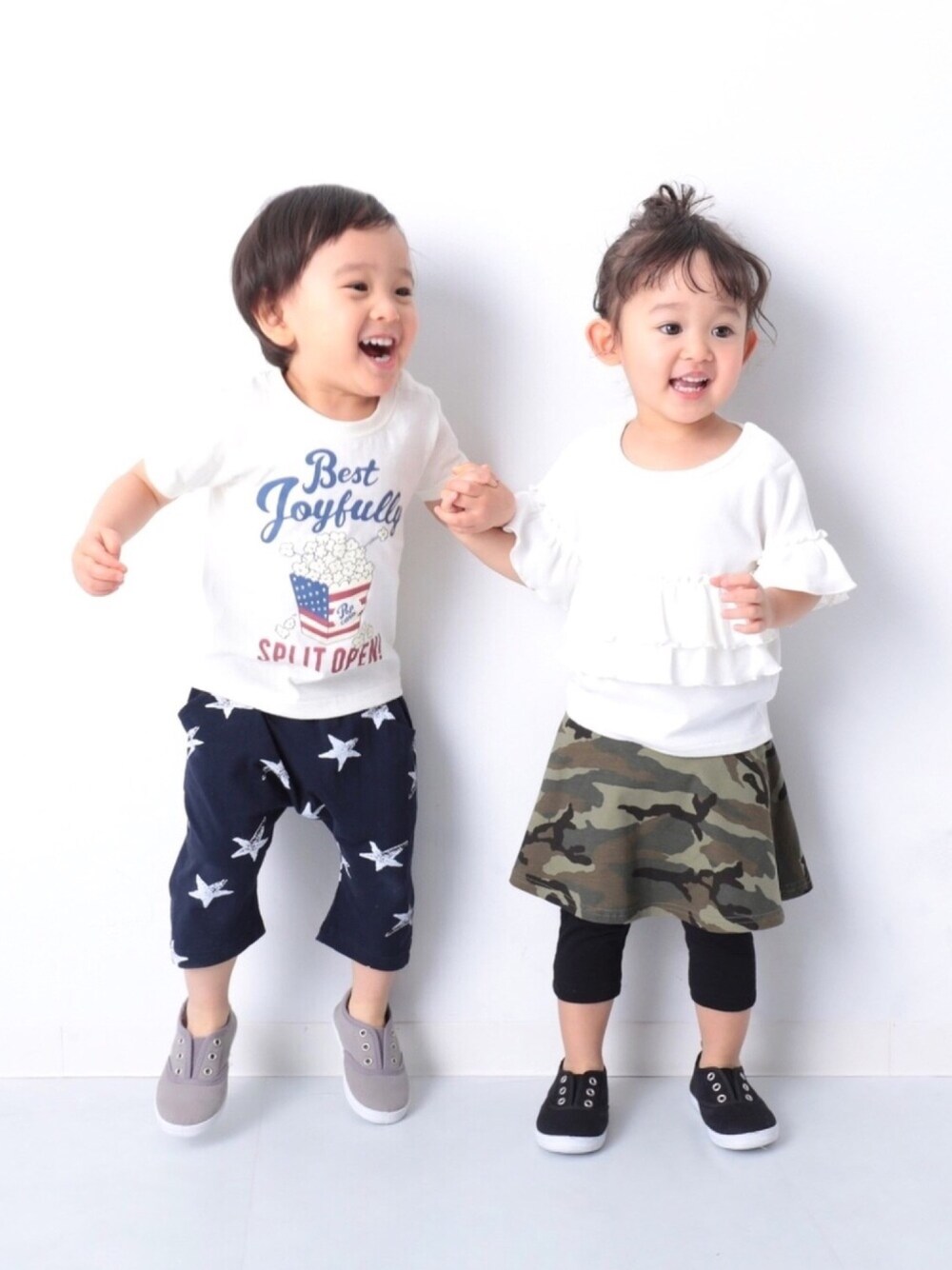 「キッズファッション、キッズコーデ、ベビーコーデ、カジュアルコーデ、夏コーデ、kids、ＧＷ、休日スタイル、2歳、おしゃれさんと繋がりたい」｜「devirockの全20柄 プリント半袖Tシャツ（Tシャツ/カットソー、その他）」を使った、devirockさん（キッズ・90cm）の春コーディネートの1枚目の写真