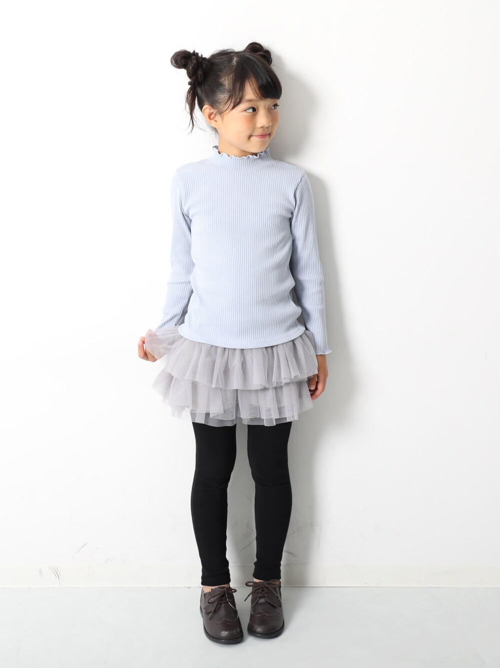 「キッズファッション、キッズコーデ、秋のコーデ、おんなのこ、女の子、プチプラ、ガーリー、フリル、チュールスカート、おしゃれさんと繋がりたい」｜「devirockのリブ長袖Tシャツ（Tシャツ/カットソー、ブルー系）」を使った、devirockさん（キッズ・120cm）の秋コーディネートの1枚目の写真