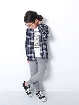 「devirock（デビロック）のアイテム（スニーカー）」を使った、devirockさん（キッズ・120cm）の秋コーディネート