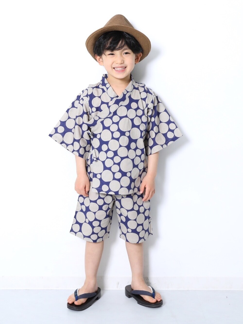 「キッズファッション、キッズコーデ、夏コーデ、カジュアル、夏、男の子、ドット、甚平、むぎわら帽子、おしゃれさんと繋がりたい」｜「devirockの甚平（浴衣、ブルー系）」を使った、devirockさん（キッズ・110cm）の夏コーディネートの1枚目の写真