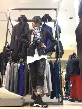 「SCHLUSSEL（シュリセル）のアイテム（トップス）」を使った、AQUAさん（メンズ・176cm）の冬コーディネート