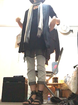 「SCHLUSSEL（シュリセル）のアイテム（トップス）」を使った、AQUAさん（メンズ・176cm）の春コーディネート