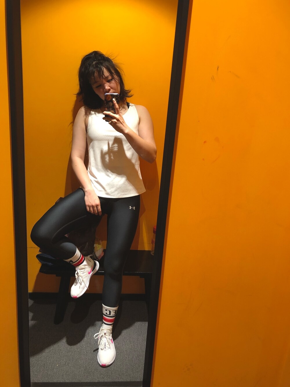 「NIKE、underarmour、gym、sporty、sport style、sportswear、training」｜「NIKEのアイテム（タンクトップ、ホワイト系）」を使った、Channel_Viさん（レディース・166cm）の秋コーディネートの1枚目の写真