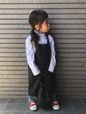 「赤コンバース」｜「アイテム（サロペット/オーバーオール）」を使った、Sachiさん（キッズ・90cm）の春コーディネート