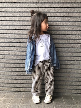 「ストライプパンツ」｜「アイテム（デニムジャケット）」を使った、Sachiさん（キッズ・90cm）の春コーディネート