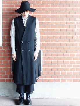 トレンチコートを使った ノースリーブ のメンズ人気ファッションコーディネート Wear