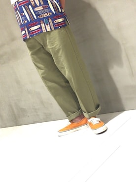 「Lee（リー）のアイテム（チノパンツ、ベージュ系）」を使った、Reijiroさん（メンズ・173cm）の夏コーディネート