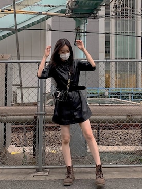 「レザーコーデ」｜「アイテム（ワンピース/ドレス）」を使った、Sarieさん（レディース・175cm）の春コーディネート