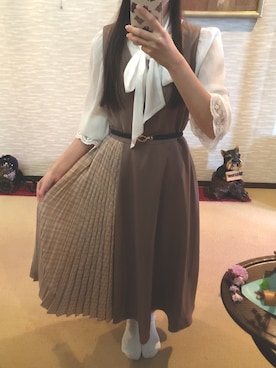 「MAJESTIC LEGON（マジェスティックレゴン）のアイテム（ジャンパースカート）」を使った、くるみ ひなさん（レディース・155cm）の春コーディネート