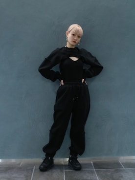 grapevine by k3 aoyama｜nanaka ishii使用「G.V.G.V.（SHORT LENGTH PULLOVER）」的時尚穿搭