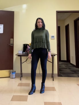 「UNKNOWN.（アンノウン）のアイテム（パンツ）」を使った、Tanita 💜さん（レディース・160cm）の秋コーディネート