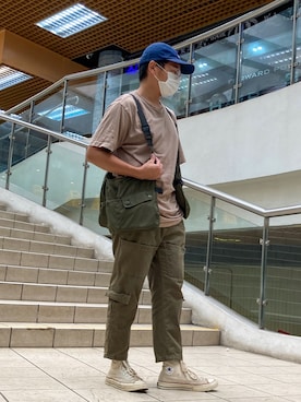 「PULL&BEAR（プルアンドベア）のアイテム（トップス）」を使った、Ip Tim Ipさん（メンズ・168cm）の夏コーディネート
