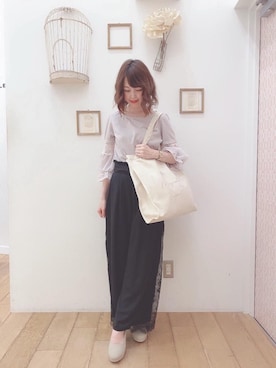 「スカラップ」｜「アイテム（パンプス）」を使った、マジェスティックレゴン西宮ガーデンズ店スタッフさん（レディース・155cm）の秋コーディネート