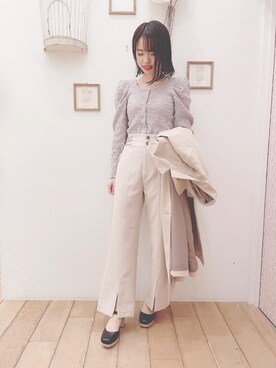 「アイボリー」｜「アイテム（トレンチコート）」を使った、マジェスティックレゴン西宮ガーデンズ店スタッフさん（レディース・155cm）の冬コーディネート