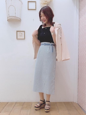 「Iラインスカート」｜「アイテム（その他アウター）」を使った、マジェスティックレゴン西宮ガーデンズ店スタッフさん（レディース・155cm）の春コーディネート