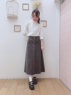 「アイテム（デニムスカート、グレー系）」を使った、マジェスティックレゴン西宮ガーデンズ店スタッフさん（レディース・164cm）の夏コーディネート