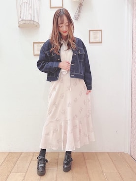 「ノーカラー」｜「アイテム（デニムジャケット）」を使った、マジェスティックレゴン西宮ガーデンズ店スタッフさん（レディース・153cm）の秋コーディネート