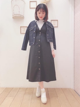 「でにむ」｜「アイテム（ジャンパースカート）」を使った、マジェスティックレゴン西宮ガーデンズ店スタッフさん（レディース・160cm）の秋コーディネート